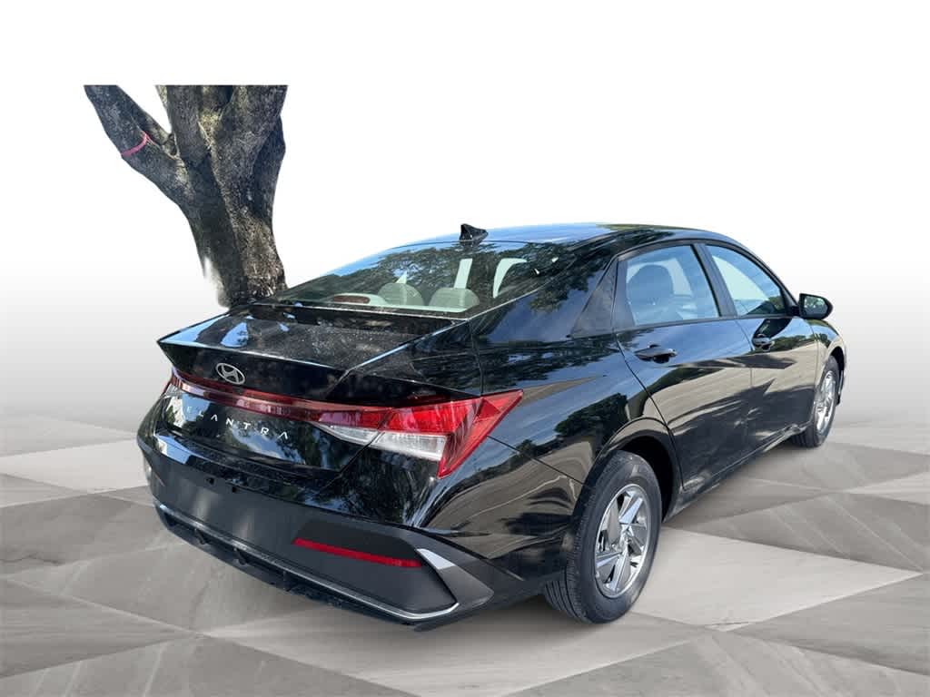 Thumbnail: 2025 Hyundai Elantra - 8