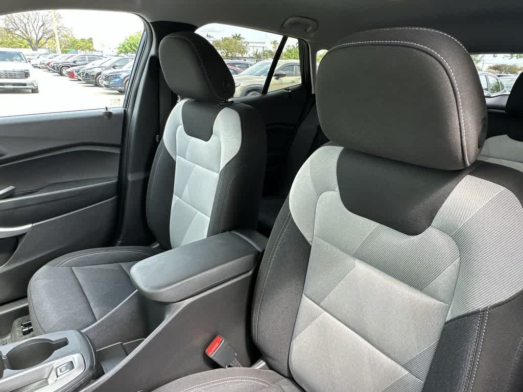 Thumbnail: 2025 Chevrolet Trax - 14