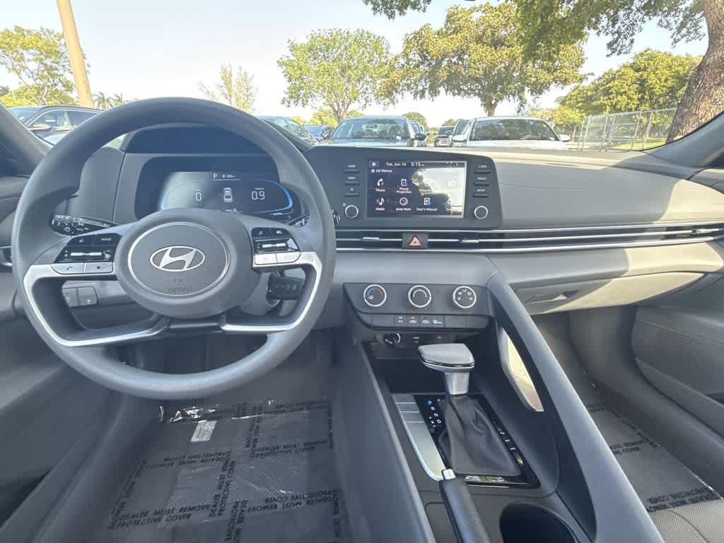 Thumbnail: 2025 Hyundai Elantra - 16