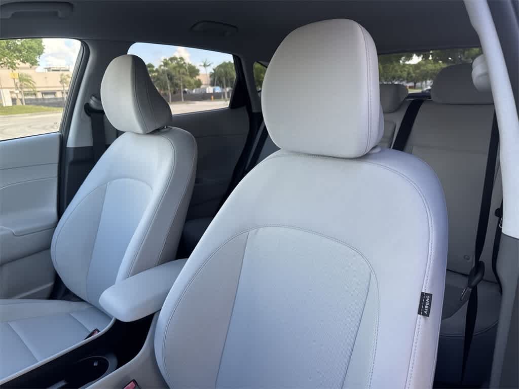 2025 Hyundai Kona SEL 14