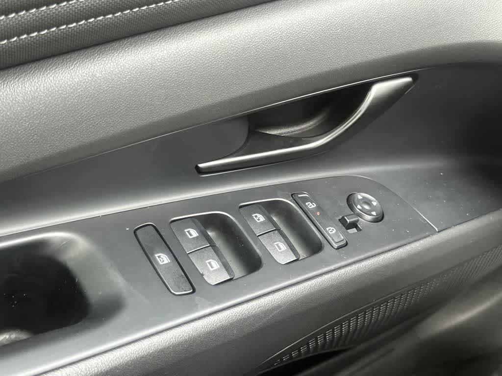 Thumbnail: 2025 Hyundai Elantra - 23