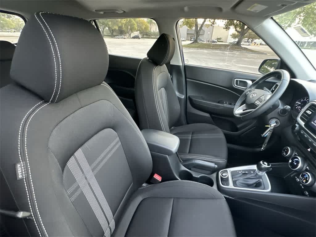 Thumbnail: 2022 Hyundai Venue - 27