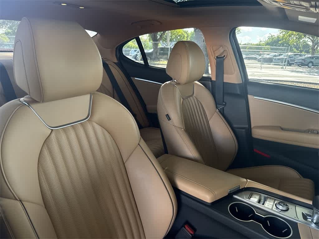 Thumbnail: 2022 Genesis G70 - 27