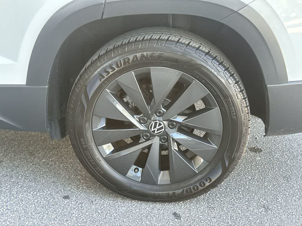 Thumbnail: 2024 Volkswagen Taos - 11