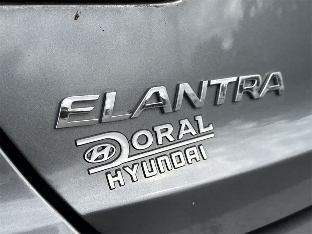 Thumbnail: 2018 Hyundai Elantra - 11