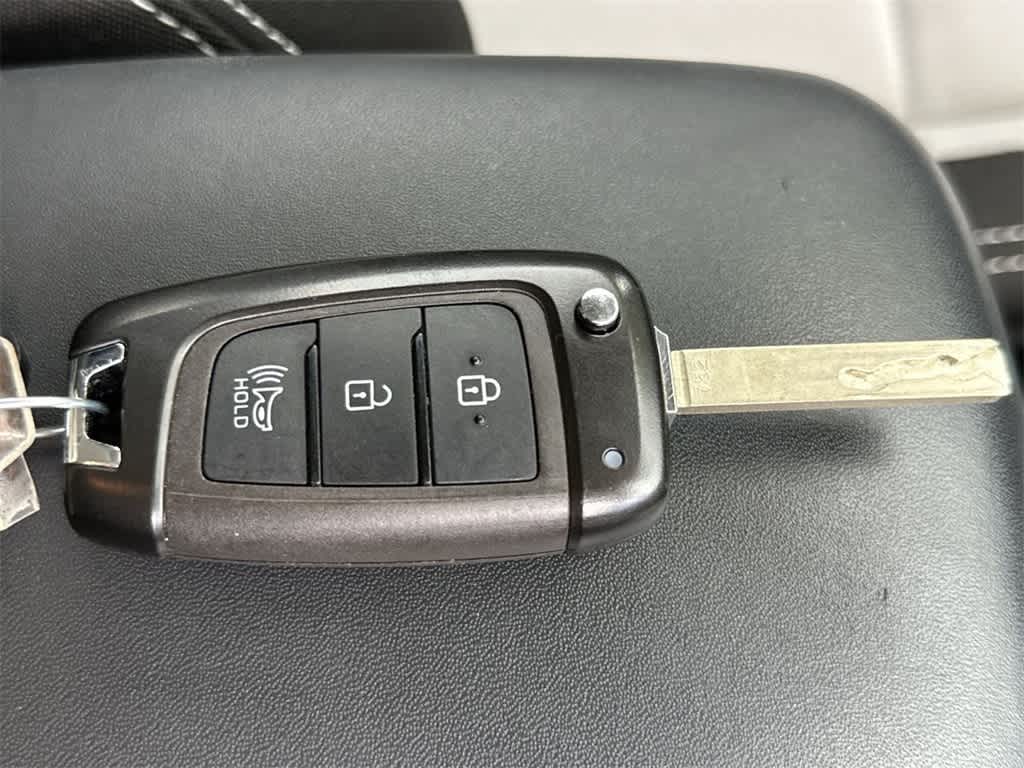 Thumbnail: 2023 Hyundai Venue - 28