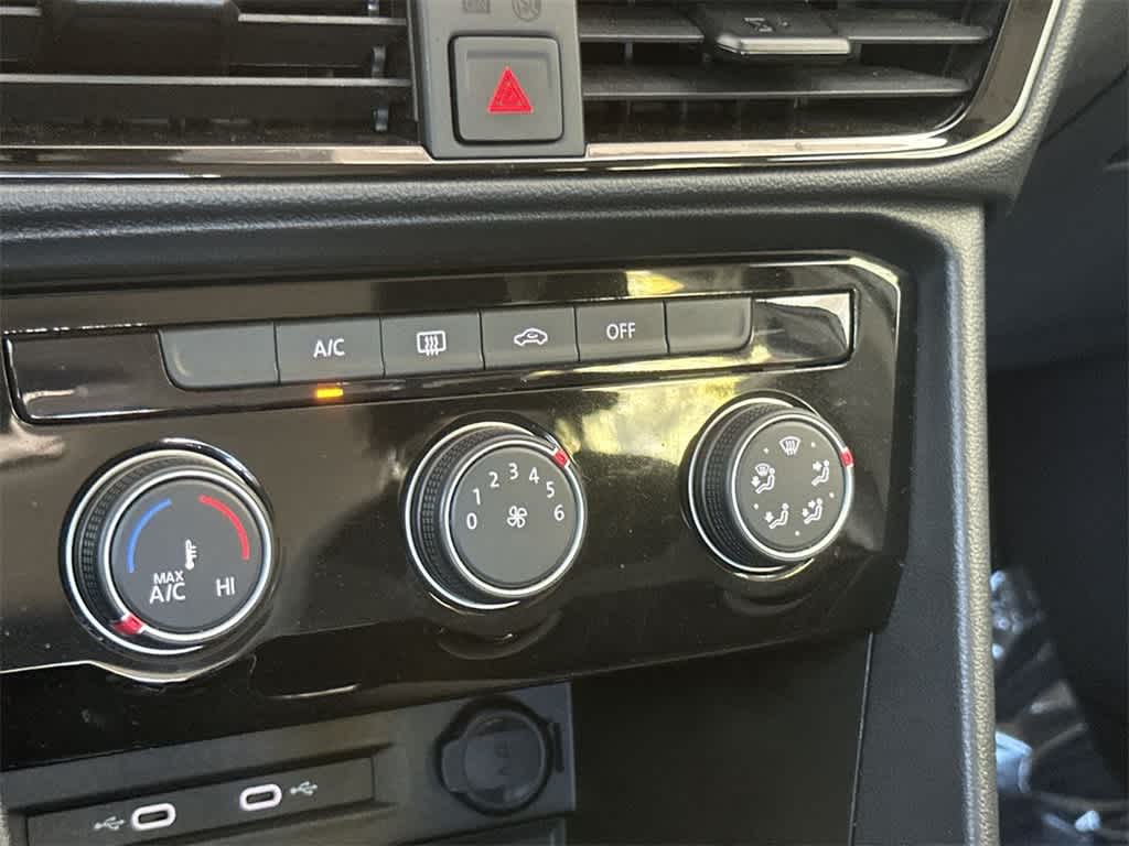 Thumbnail: 2024 Volkswagen Taos - 20