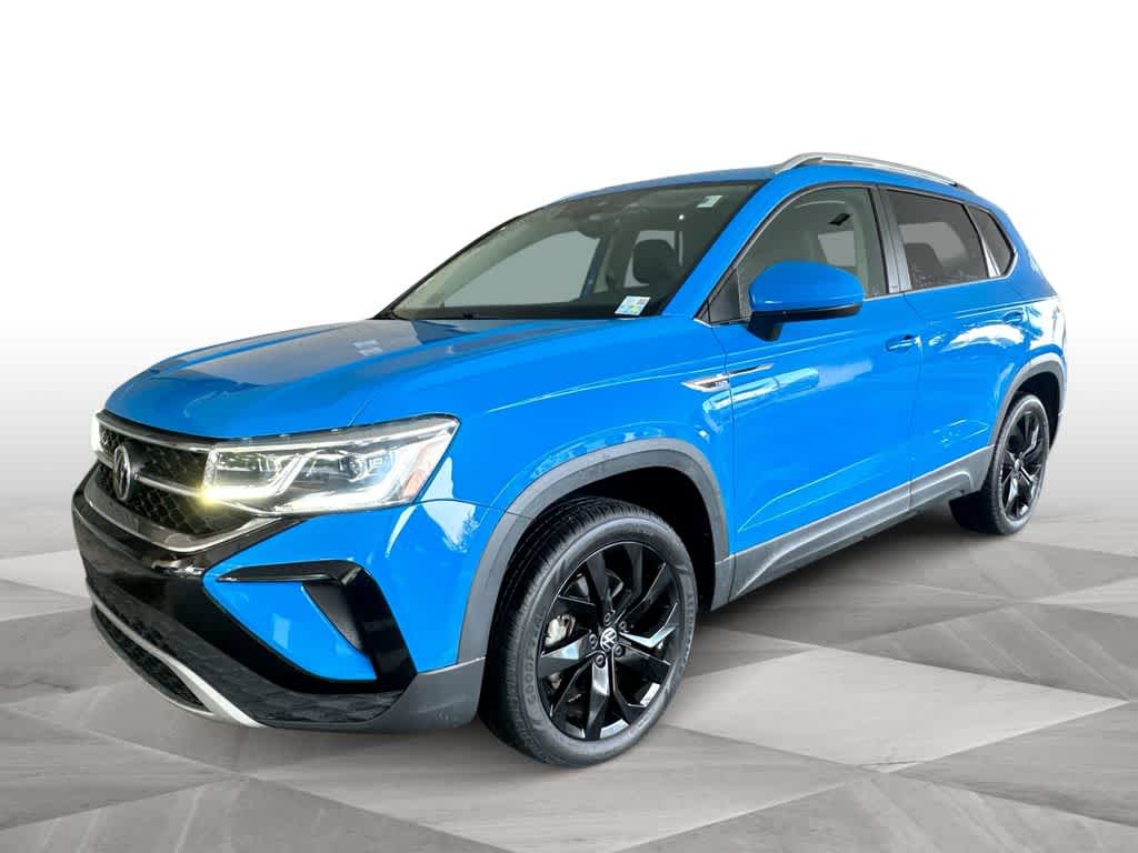 Thumbnail: 2022 Volkswagen Taos - 4