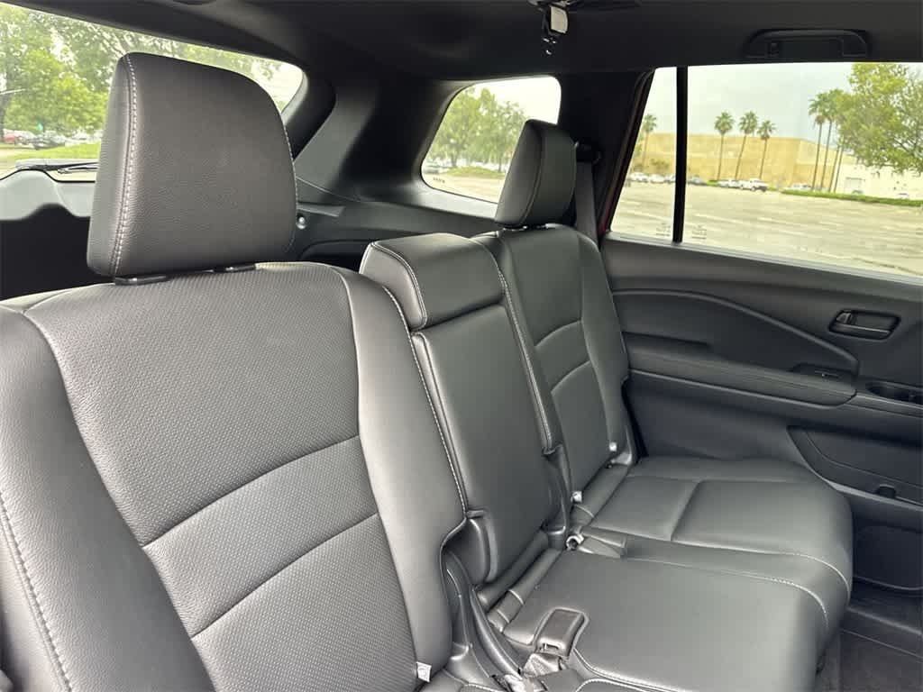 Thumbnail: 2025 Honda Passport - 26