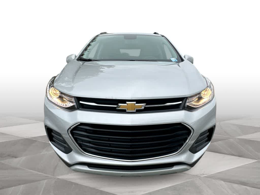 Thumbnail: 2022 Chevrolet Trax - 3