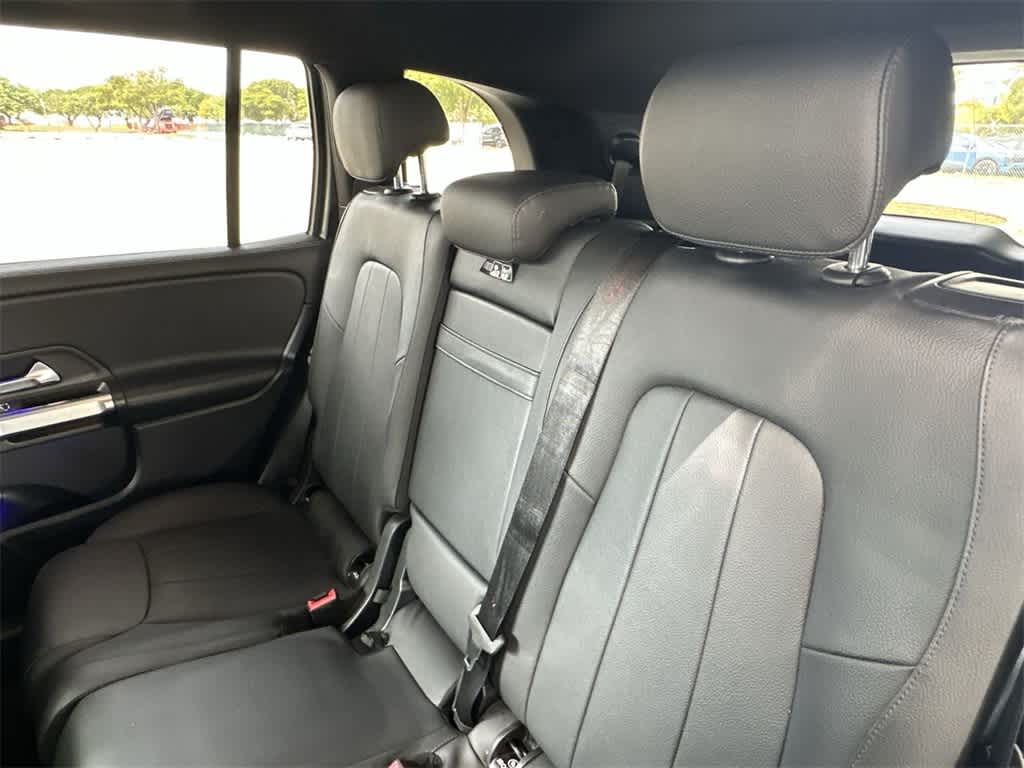 Thumbnail: 2022 Mercedes-Benz GLB - 22