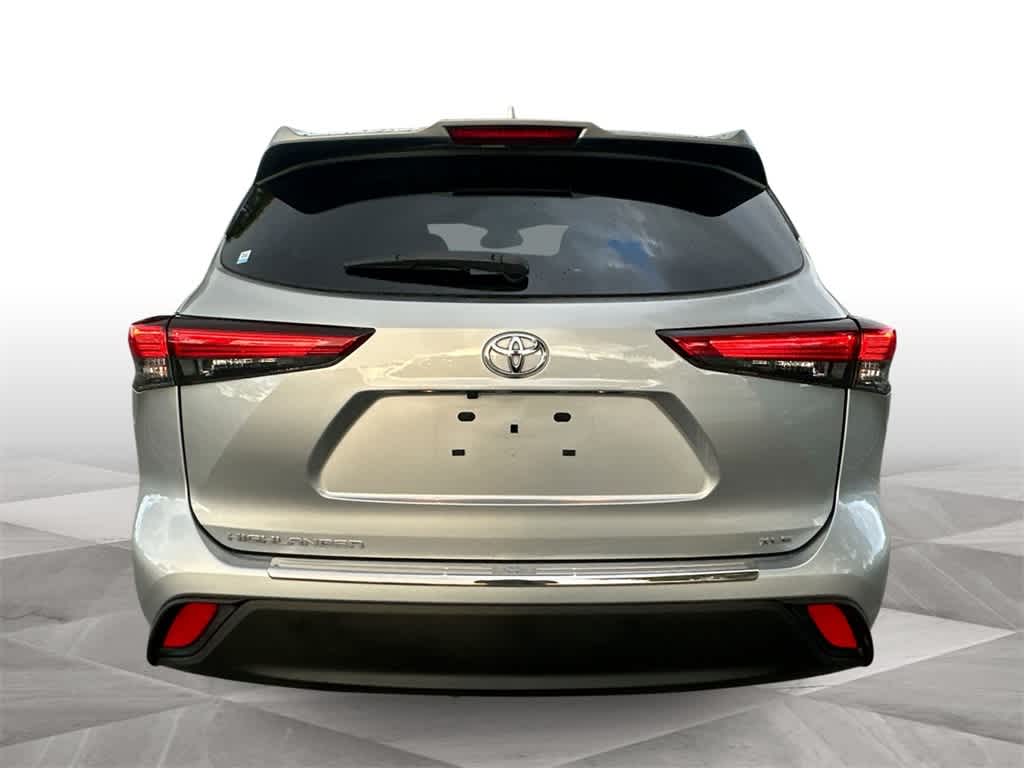 Thumbnail: 2023 Toyota Highlander - 7