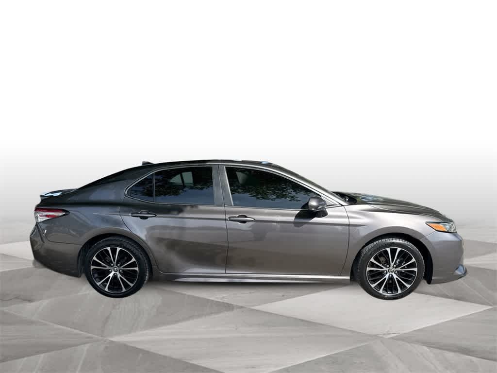 Thumbnail: 2020 Toyota Camry - 8