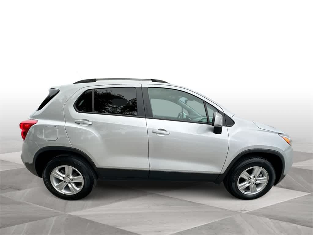Thumbnail: 2022 Chevrolet Trax - 9