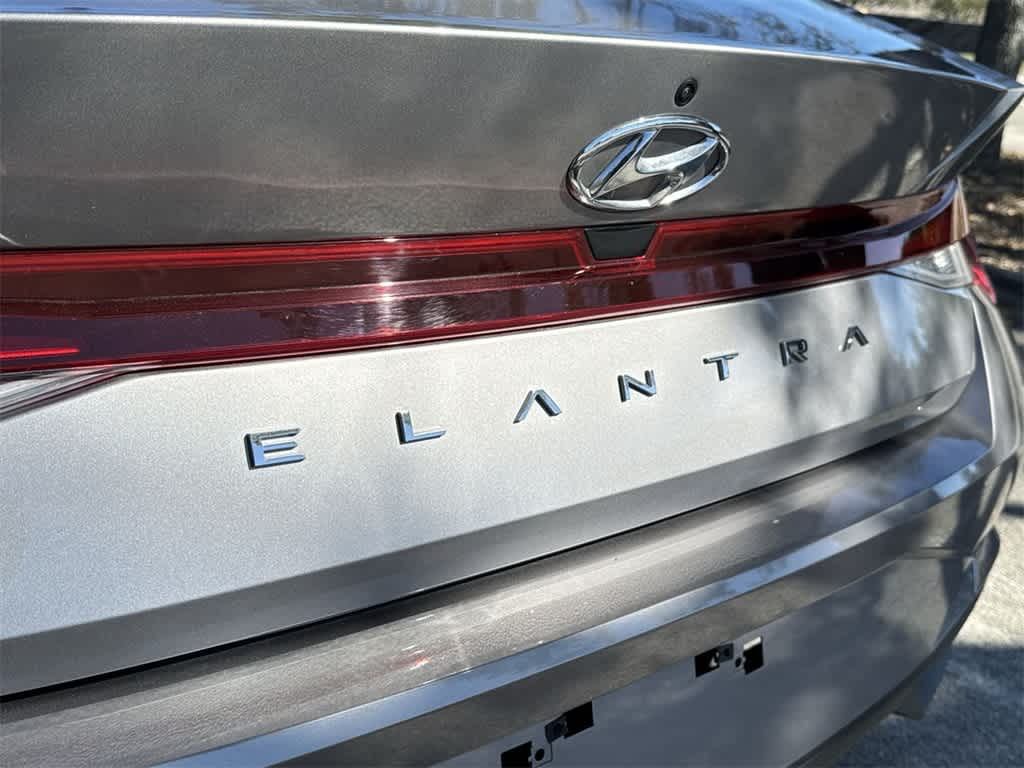 Thumbnail: 2023 Hyundai Elantra - 11