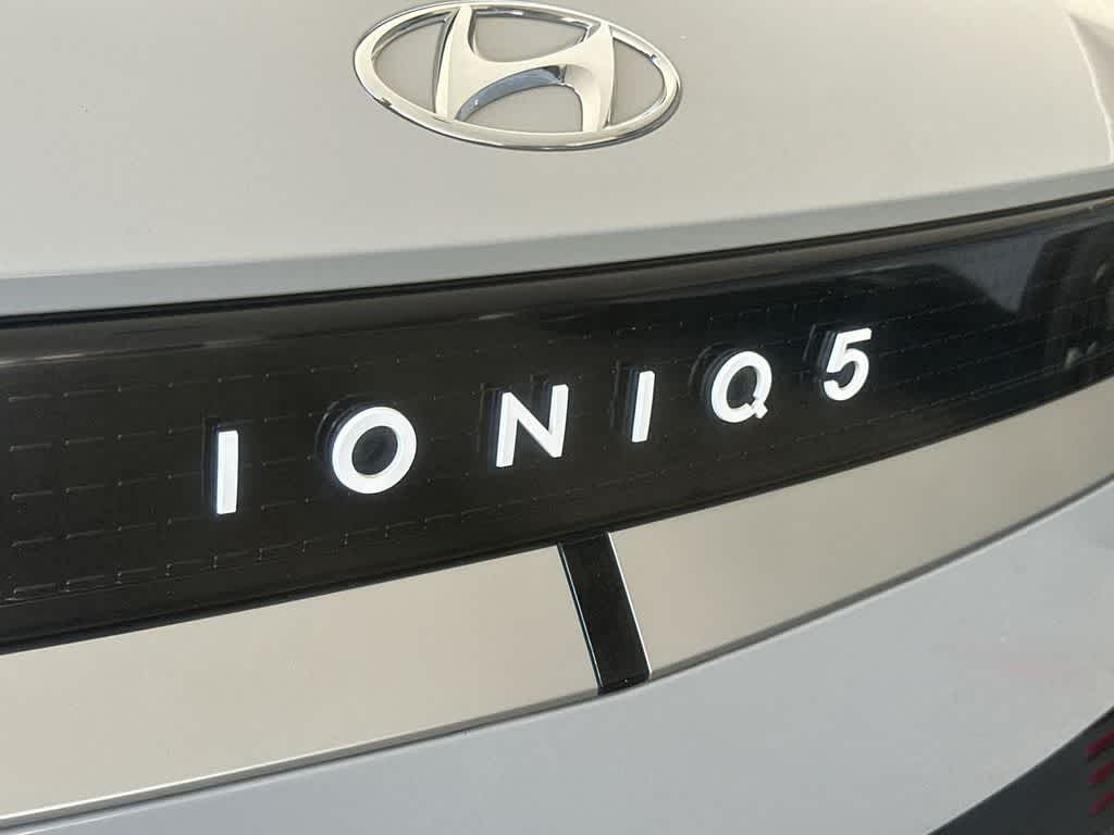 Thumbnail: 2023 Hyundai Ioniq 5 - 11