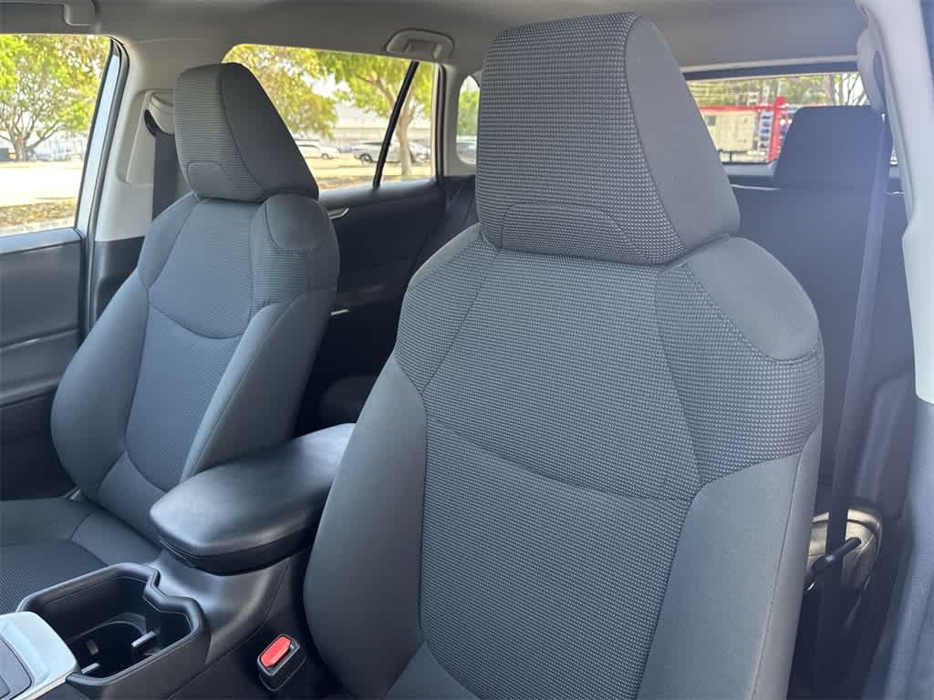 2024 Toyota RAV4 LE 14
