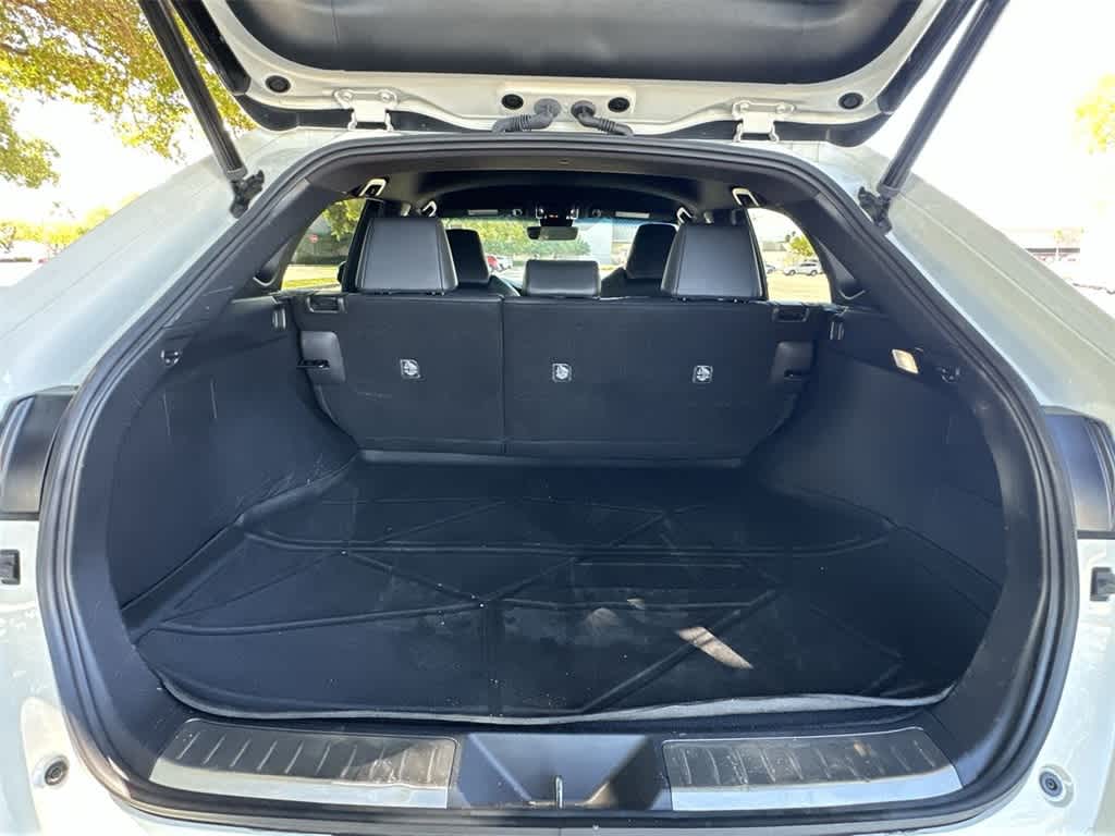 Thumbnail: 2022 Toyota Venza - 25