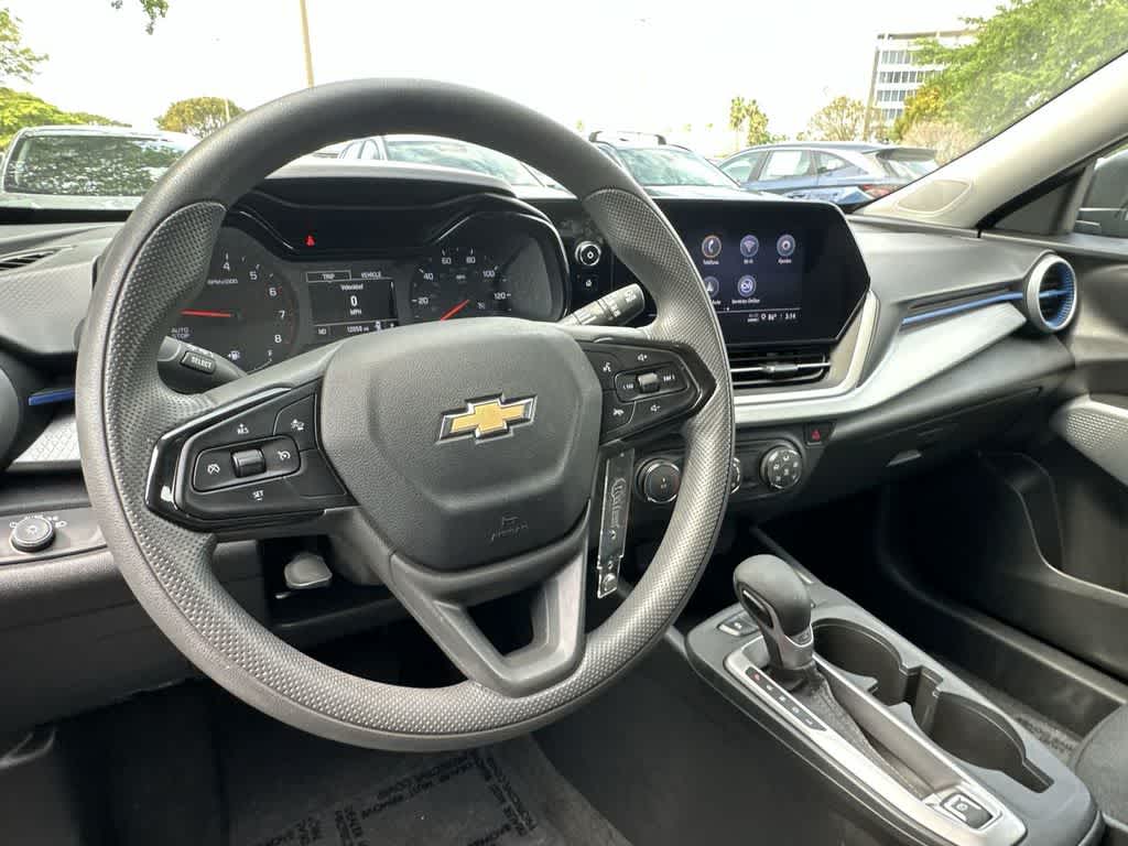 Thumbnail: 2025 Chevrolet Trax - 13