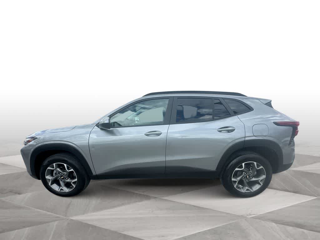 Thumbnail: 2025 Chevrolet Trax - 5