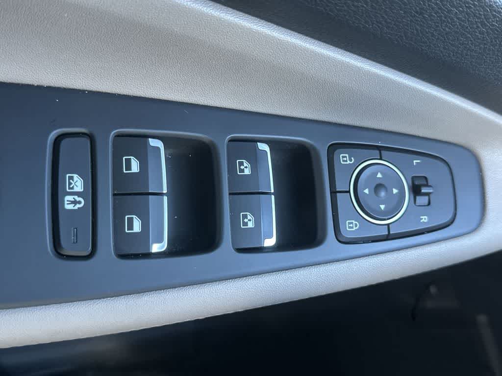 Thumbnail: 2023 Hyundai Santa Fe - 17