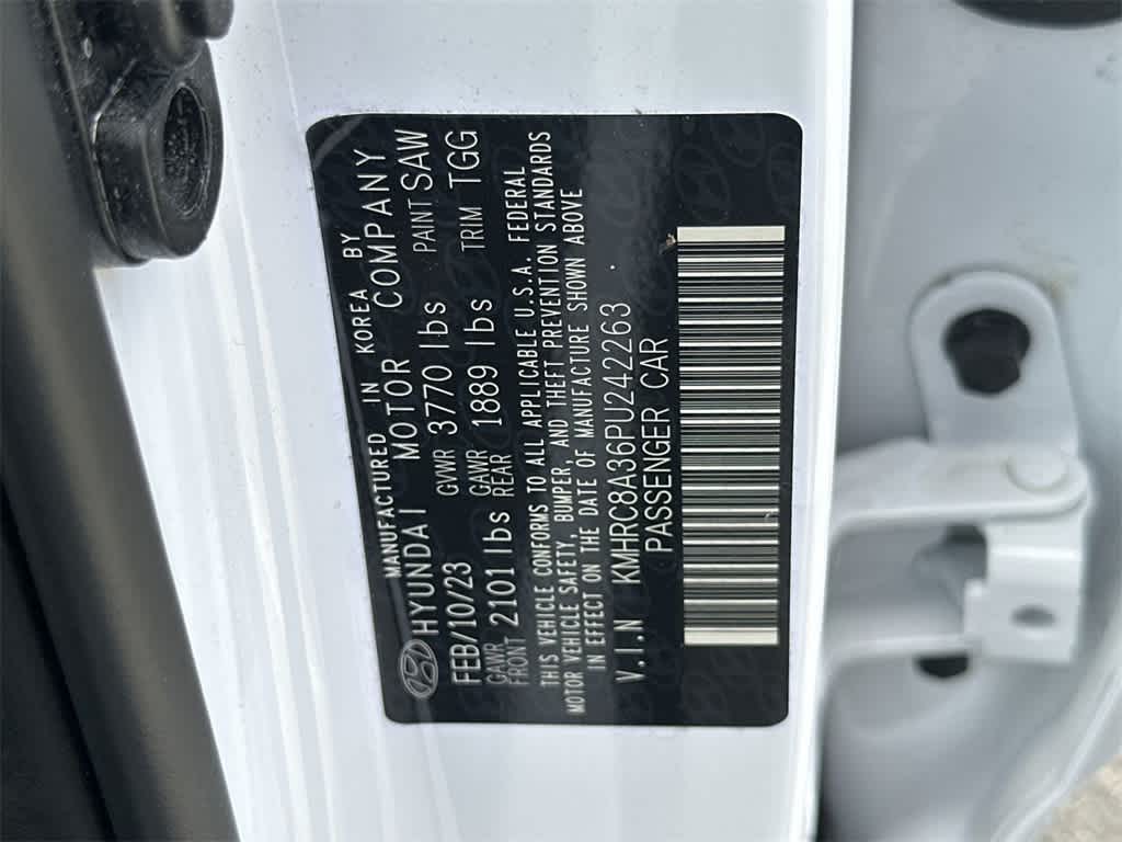 Thumbnail: 2023 Hyundai Venue - 29