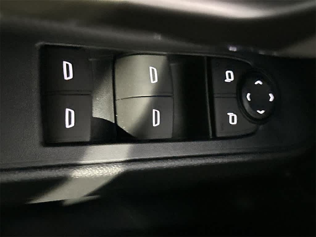 Thumbnail: 2025 Chevrolet Equinox - 17