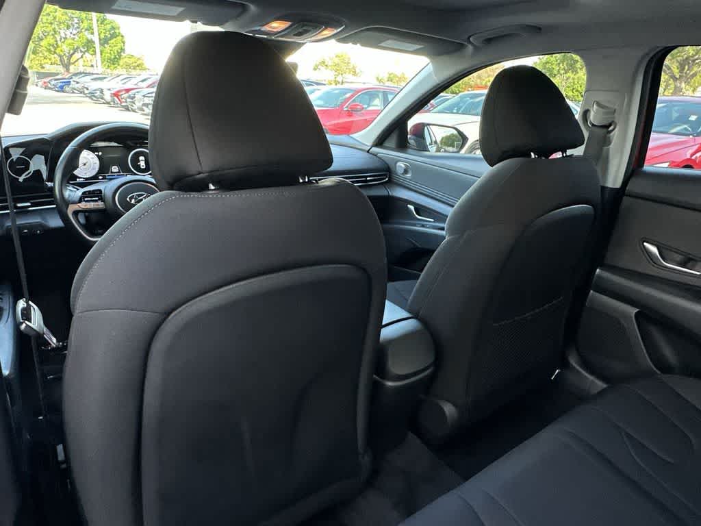 Thumbnail: 2022 Hyundai Elantra - 23