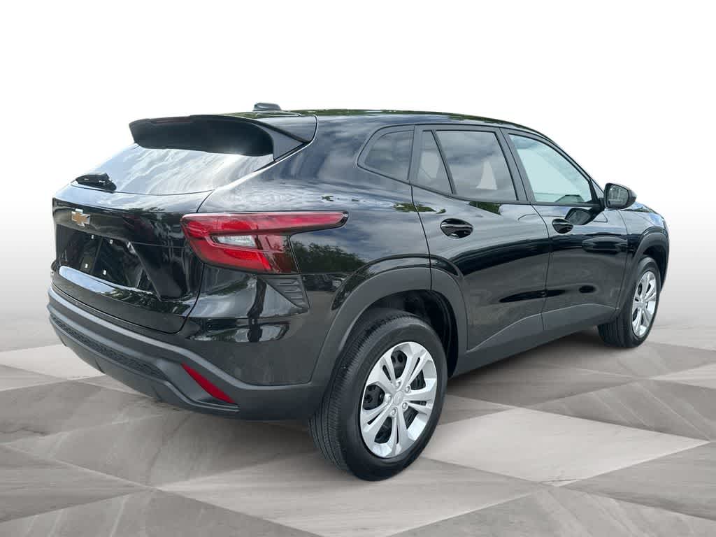 Thumbnail: 2025 Chevrolet Trax - 8