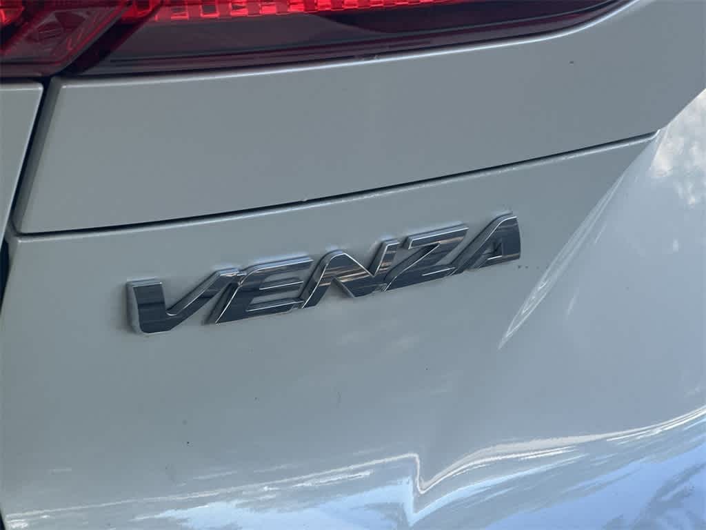 Thumbnail: 2022 Toyota Venza - 10