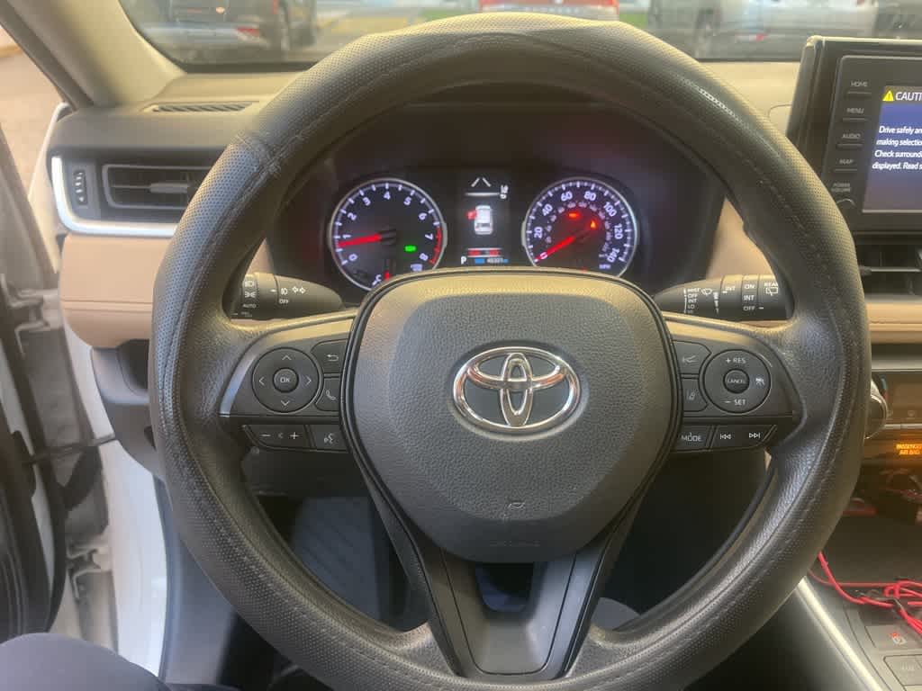 Thumbnail: 2019 Toyota RAV4 - 10