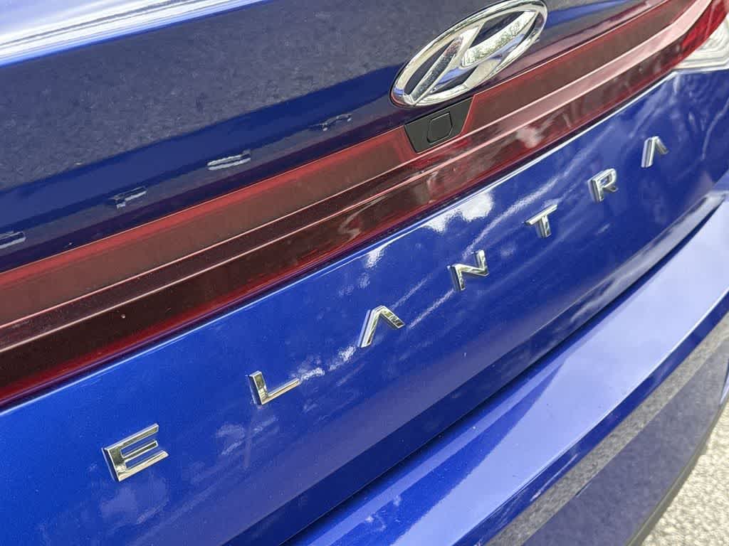 Thumbnail: 2023 Hyundai Elantra - 10