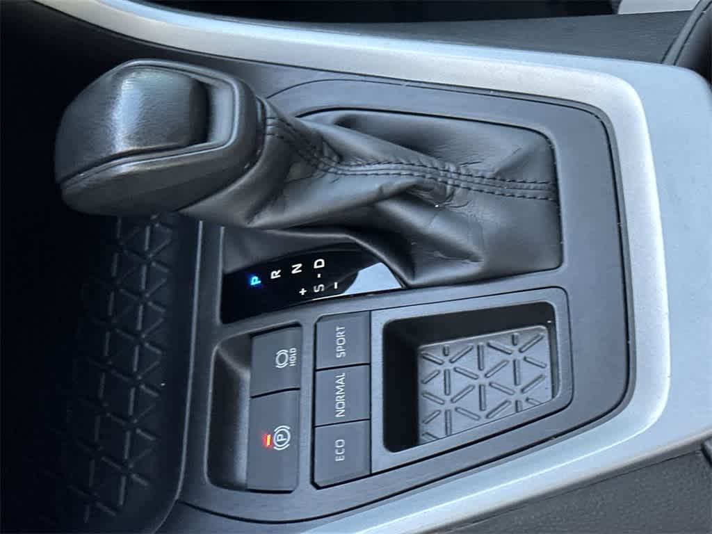 Thumbnail: 2024 Toyota RAV4 - 21