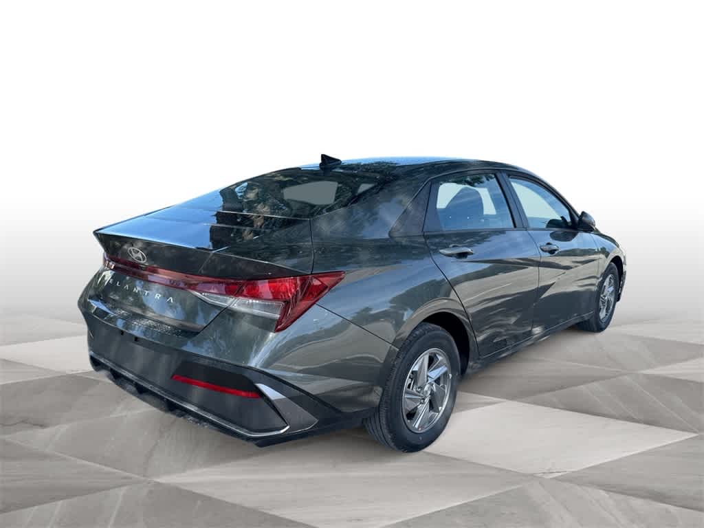 Thumbnail: 2025 Hyundai Elantra - 8