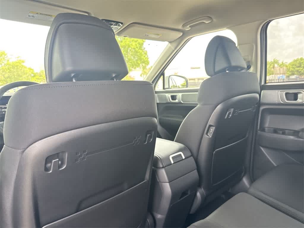 2025 Hyundai Santa Fe SE 23