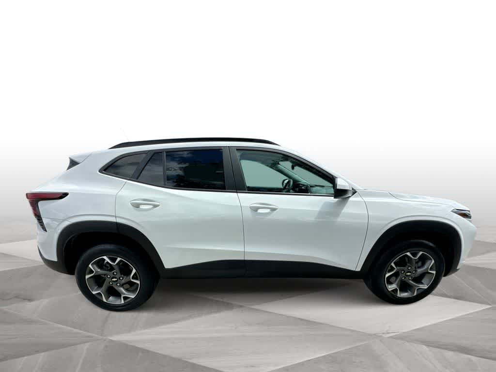 Thumbnail: 2024 Chevrolet Trax - 9