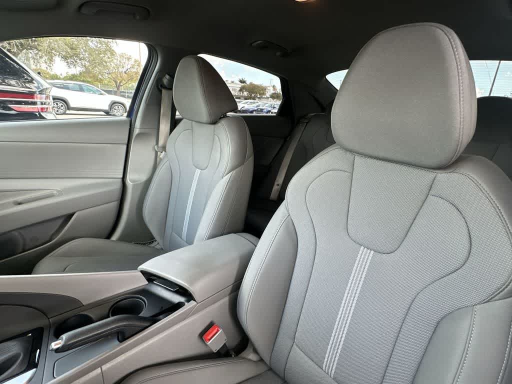 Thumbnail: 2025 Hyundai Elantra - 14