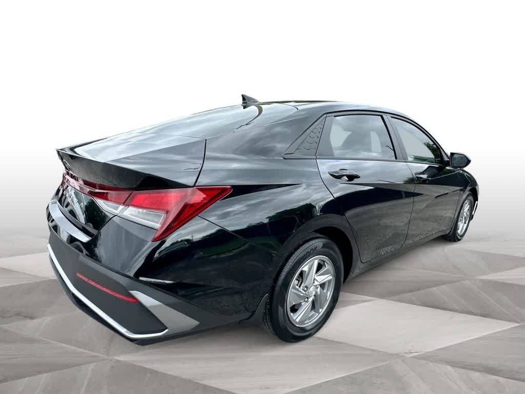 Thumbnail: 2024 Hyundai Elantra - 8