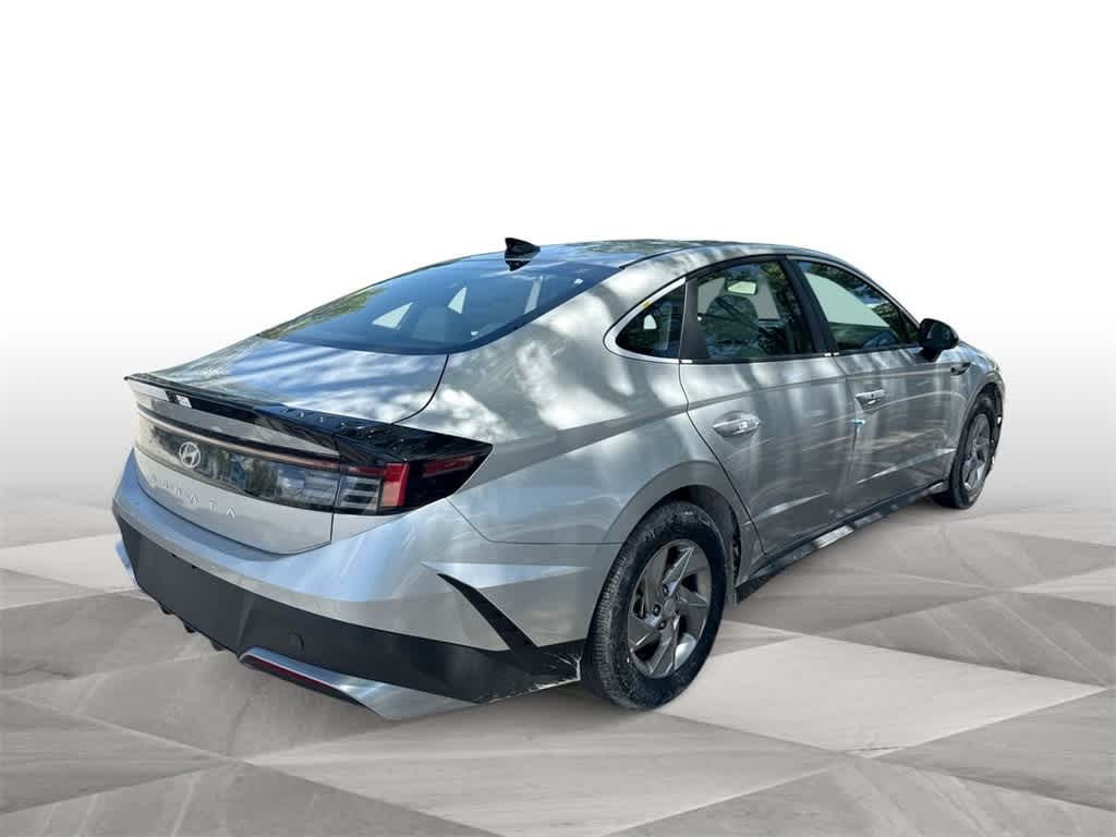 2025 Hyundai Sonata SE 8