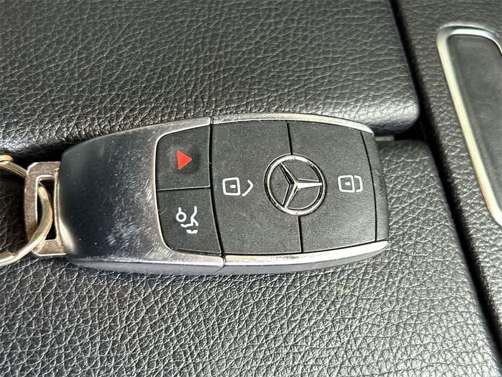 Thumbnail: 2022 Mercedes-Benz GLB - 28