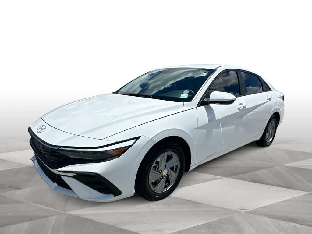 Thumbnail: 2025 Hyundai Elantra - 4