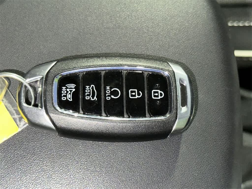 Thumbnail: 2023 Hyundai Venue - 28