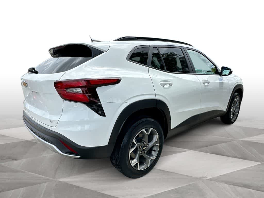 Thumbnail: 2024 Chevrolet Trax - 8