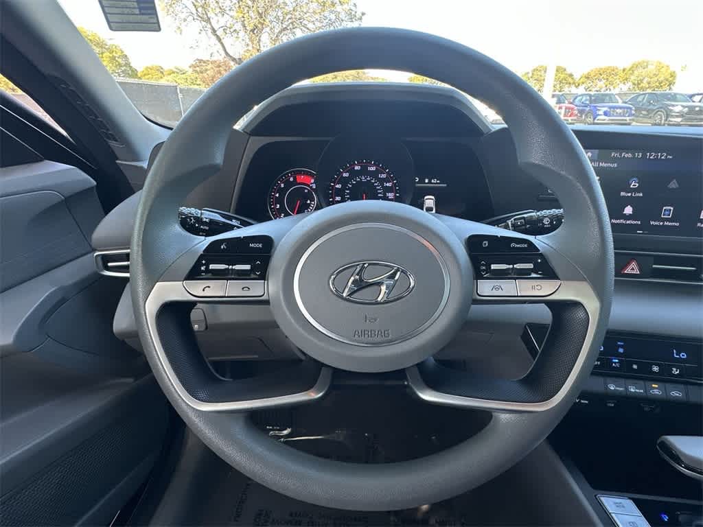 Thumbnail: 2022 Hyundai Elantra - 15