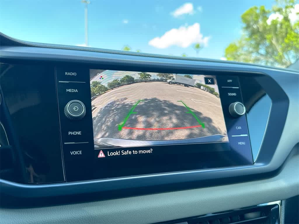 Thumbnail: 2022 Volkswagen Taos - 18