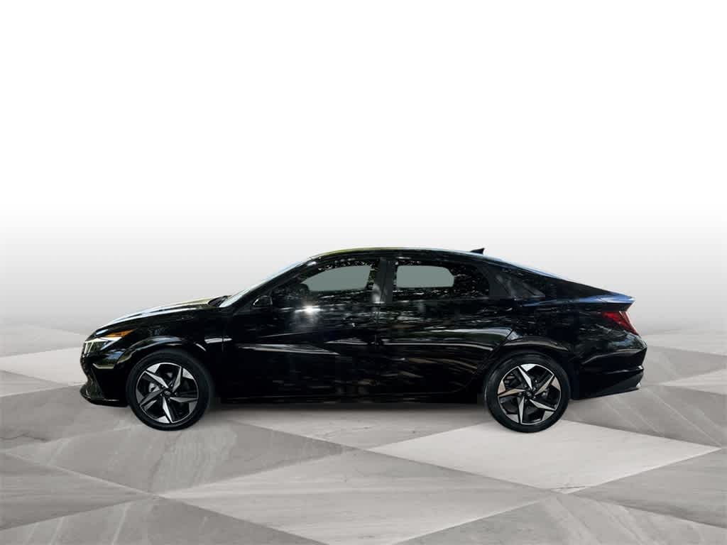 Thumbnail: 2023 Hyundai Elantra - 5