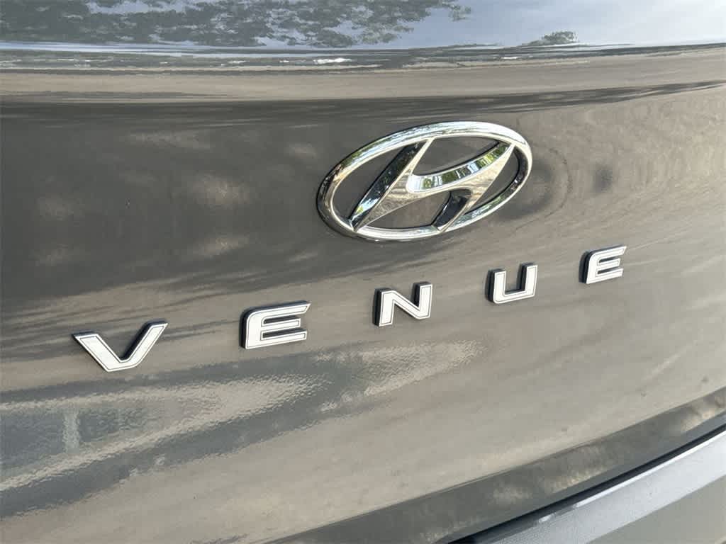 Thumbnail: 2022 Hyundai Venue - 10