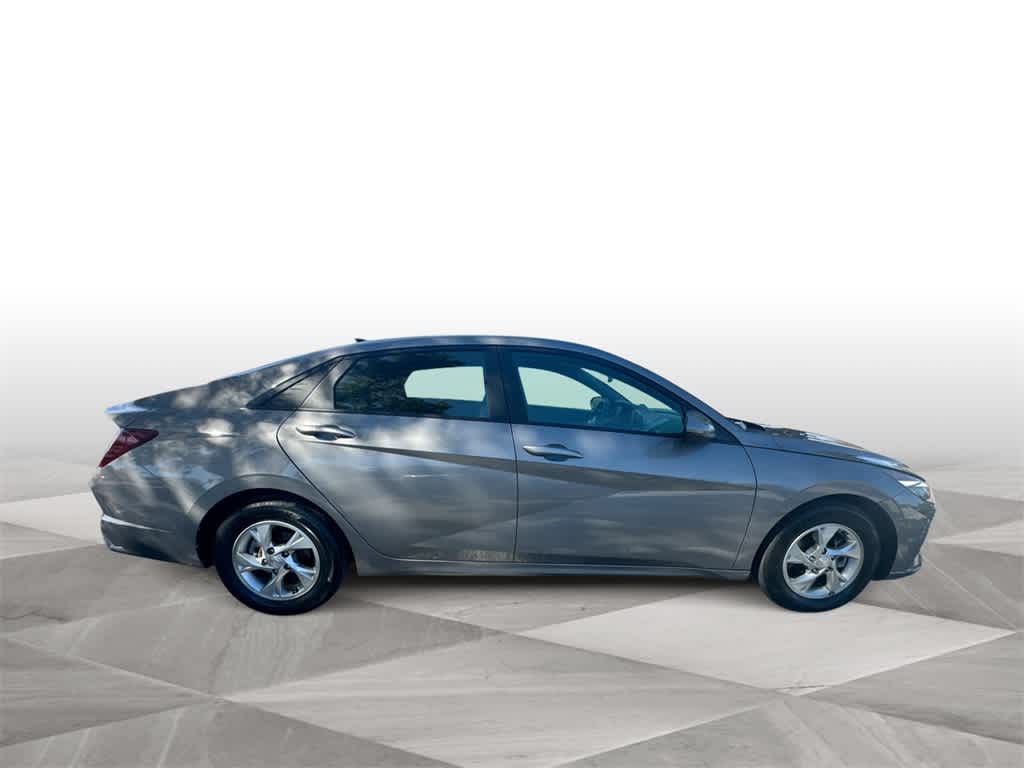 Thumbnail: 2023 Hyundai Elantra - 9