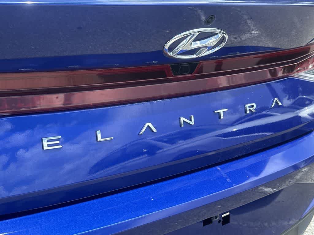 Thumbnail: 2023 Hyundai Elantra - 11