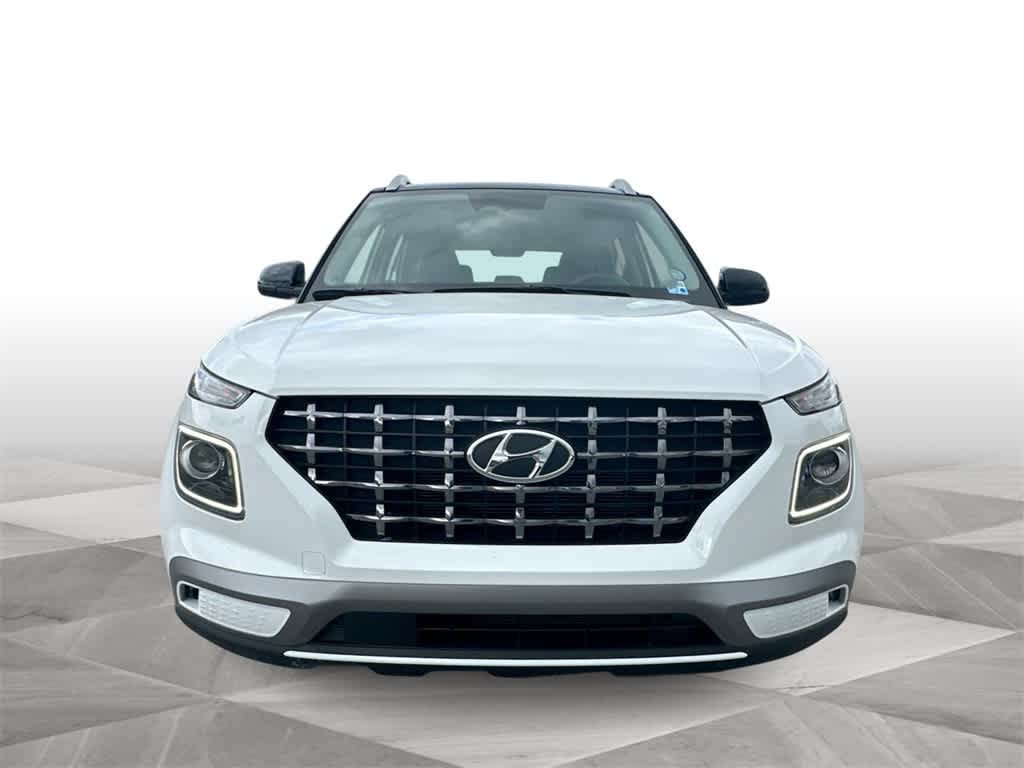 Thumbnail: 2023 Hyundai Venue - 3